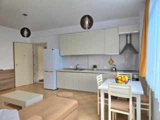 Coastal Vibes Stylish Garden Hideaway - Lalzit Bay - 8