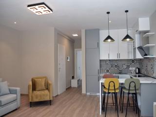 Compact & Cozy Beach Apartment - Lalzit Bay - 5