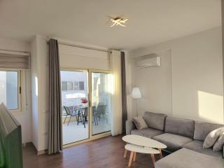 Cozy Coastal Retreat with Pool Access - Lalzit Bay - 4