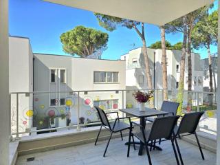 Cozy Coastal Retreat with Pool Access - Lalzit Bay - 7