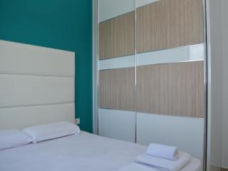 Bright Holiday Apartment with Balcony - Saranda - 8