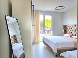 Relaxing Holiday Home with Balcony - Lalzit Bay - 2