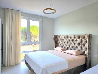 Relaxing Holiday Home with Balcony - Lalzit Bay - 9