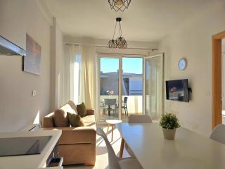 Cozy apartment near sandy beach - Lalzit Bay - 4