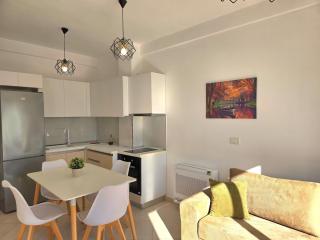 Cozy apartment near sandy beach - Lalzit Bay - 3
