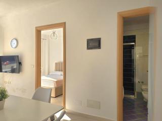 Cozy apartment near sandy beach - Lalzit Bay - 2
