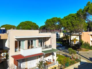 Cozy apartment near sandy beach - Lalzit Bay - 0