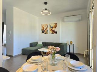 Two bedroom Apartment with Balcony - Lalzit Bay - 2