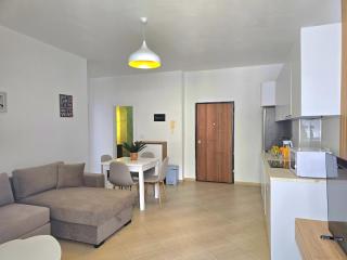 Holiday Apartment, Steps from Qerret Beach - Golem - 5