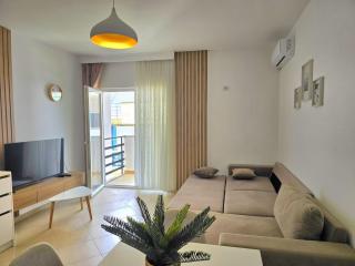 Holiday Apartment, Steps from Qerret Beach - Golem - 2