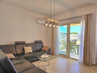 Relaxing Getaway in Gjiri i Lalzit - Lalzit Bay - 9