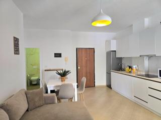 Holiday Apartment, Steps from Qerret Beach - Golem - 4