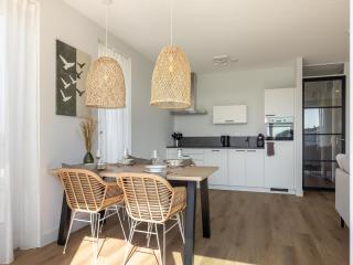 Chic Apartment Overlooking the Marina - Kortgene - 8
