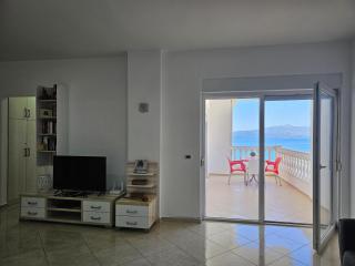 Bright Airy apartment with Stunning Views - Saranda - 4