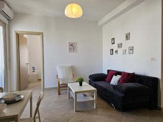 Scenic Stays with Space, Style & Simplicity - Sarandë - 3