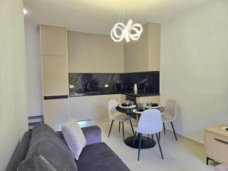 Chic Apartment with Balcony by the Adriatic - Golem - 2