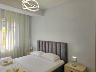 Chic Apartment with Balcony by the Adriatic - Golem - 8