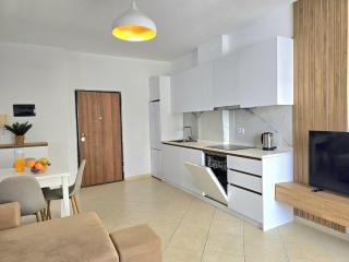 Two-Bedroom Holiday Apartment in Qerret - Golem - 1