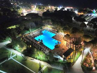 Inviting Holiday Home with Garden - Lalzit Bay - 3