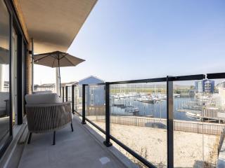 Relaxing 6-Person Getaway with Harbor Views - Kortgene - 0