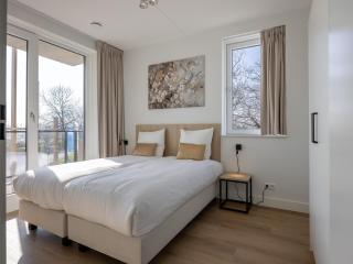 Relaxing 6-Person Getaway with Harbor Views - Kortgene - 6