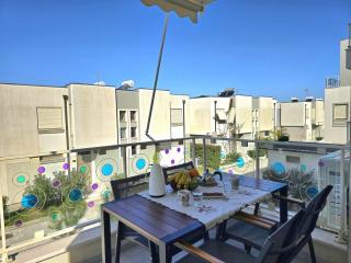 Staycation Goals Bright & Breezy apartment - 6