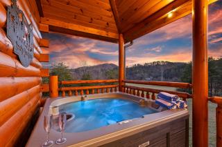 Smoky Bear Splash Top Rated Private Pool Cabin with Hot Tub, Mtn Views, Arcade Games, Excellent Location - Pigeon Forge - 6