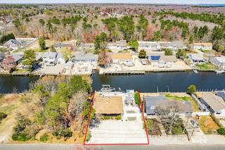 Newley updated Waterfront beach house - Bayville - 2
