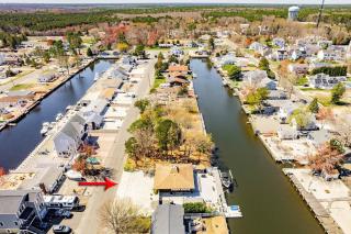 Newley updated Waterfront beach house - Bayville - 6