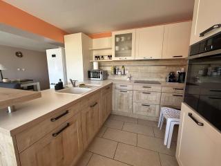 Grand appartement climatisé avec balcon et parking à Saint-Pierre-la-Mer - FR-1-229D-160 - 7