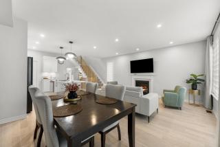 BLISS Modern Luxury 3BED Entire Townhome PLUS FREE Parking - Ottawa - 8