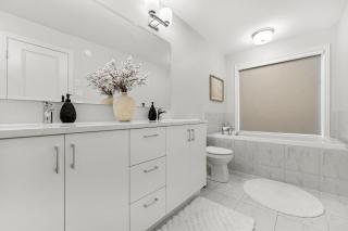Bliss Modern Luxury 3BED entire townhome PLUS FREE PARKING - 5