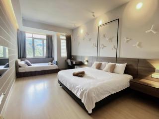 ELECTUS HOME at WINDMILL UPON HILLS GENTING - FREE WiFi & TV Box & Parking - Resorts World Genting - 5
