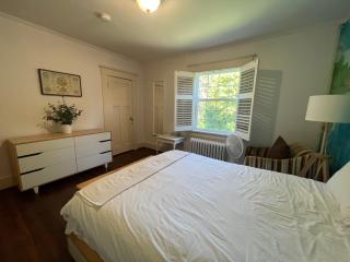 Shaughnessy Gem- Historic Villa- 5 BR 3 BA- Near attraction - Vancouver - 1