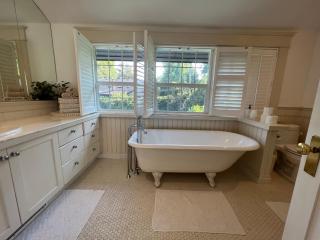 Shaughnessy Gem- Historic Villa- 5 BR 3 BA- Near attraction - Vancouver - 1