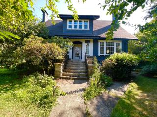 Shaughnessy Gem- Historic Villa- 5 BR 3 BA- Near attraction - Vancouver - 3