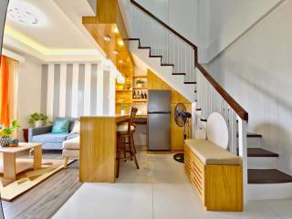 Stylish 1 Bedroom Loft with 2 Balconies - Iloilo City - 3