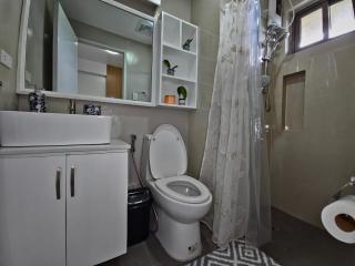 Stylish 1 Bedroom Loft with 2 Balconies - Iloilo City - 2