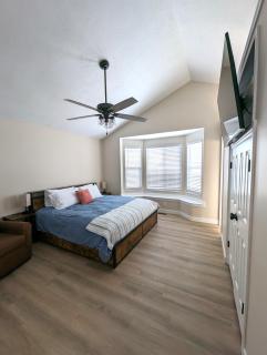 Cute Spacious Home - Layton - 5