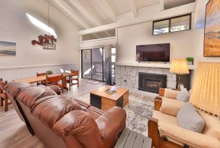 Tahoe Lakeside Retreat - Lakefront Condo - South Lake Tahoe - 3