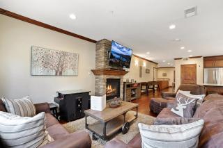 Tahoe Woods Villa - Walk to Beach and Gondola - Heavenly Ski - South Lake Tahoe - 2