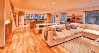 The Elevator House - Sleeps 10 - Stateline - 4