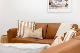 Sienna Cove - Elegant Retreat near Merewether Beach - Adamstown - 4