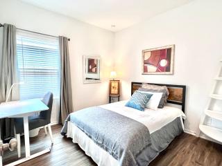 Bright Four Bedroom Bastrop Home - Bastrop - 4