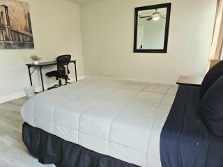 Serenity Home Near Downtown & Airport - Austin - 3