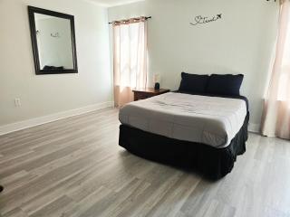 Serenity Home Near Downtown & Airport - Austin - 2