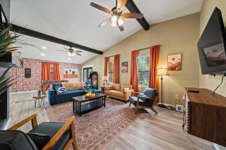 Modern&kid friendly:Lackland|SeaWorld|Games|Pets - San Antonio - 0