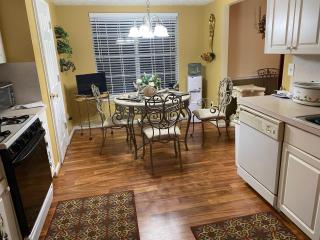 Charming Three Bedroom in Arbor Links - Lithonia - 2