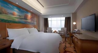 Vienna Hotel Guangdong Shaoguan Renhua Danxiashan County Center - Shaoguan - 9