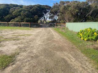 Baudin Beach Holiday Units - Unit 1 - Baudin Beach - 5